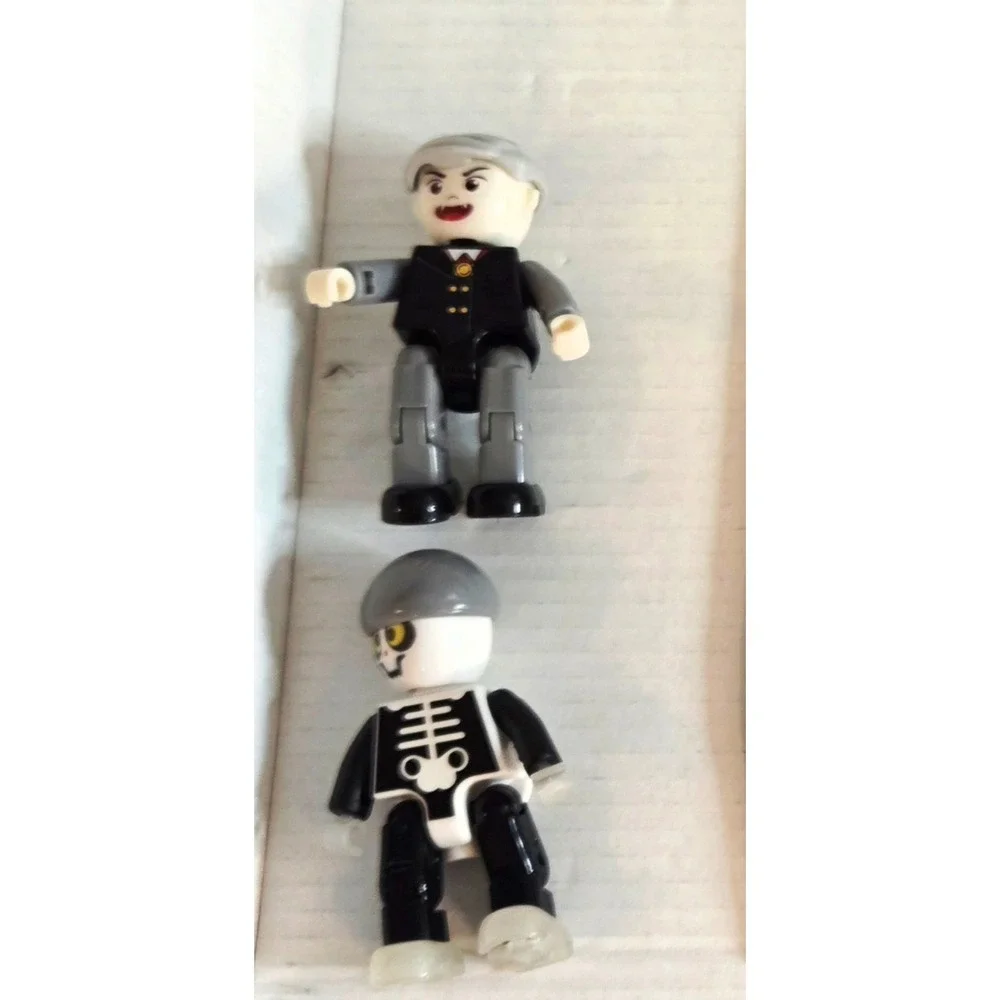 PicassoTiles Haunted House 41 Piece Magnetic Building Set Halloween Theme READ